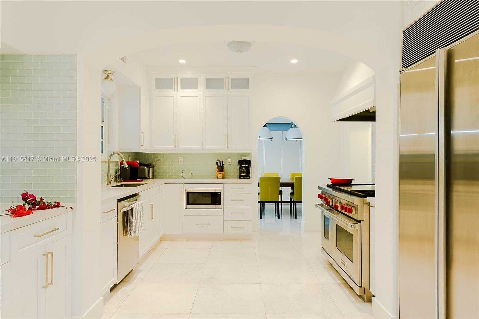 Small Image of 5835 LA GORCE DR, Miami Beach Number 7
