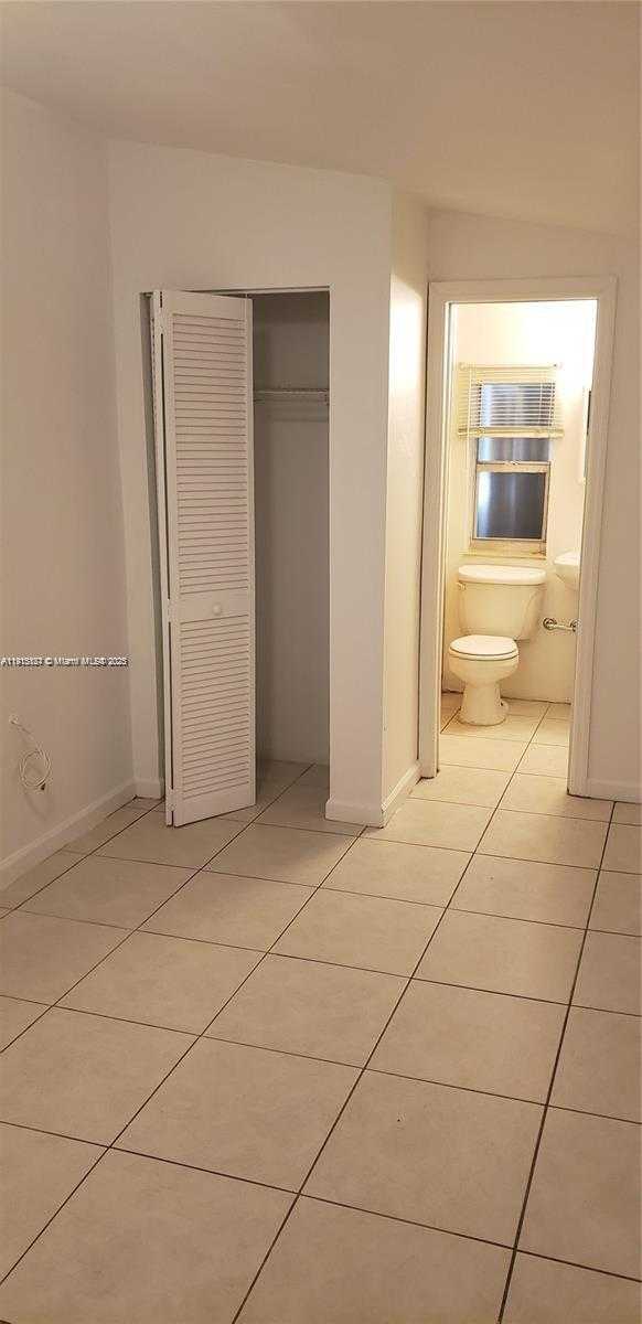 Small Image of 3134 SOUTH WEST 25TH TER #front, Miami Number 4