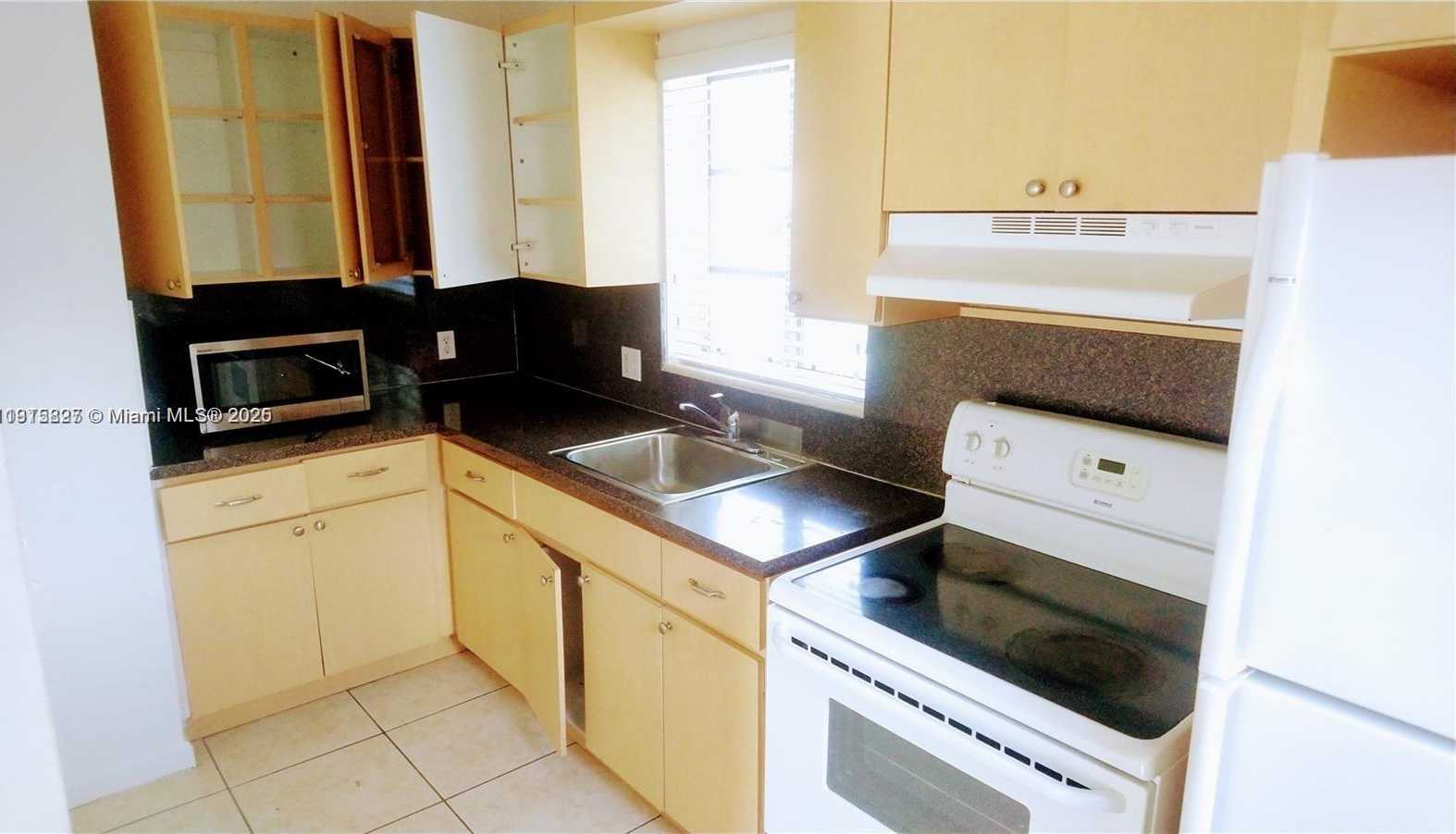 Small Image of 3134 SOUTH WEST 25TH TER #front, Miami Number 7