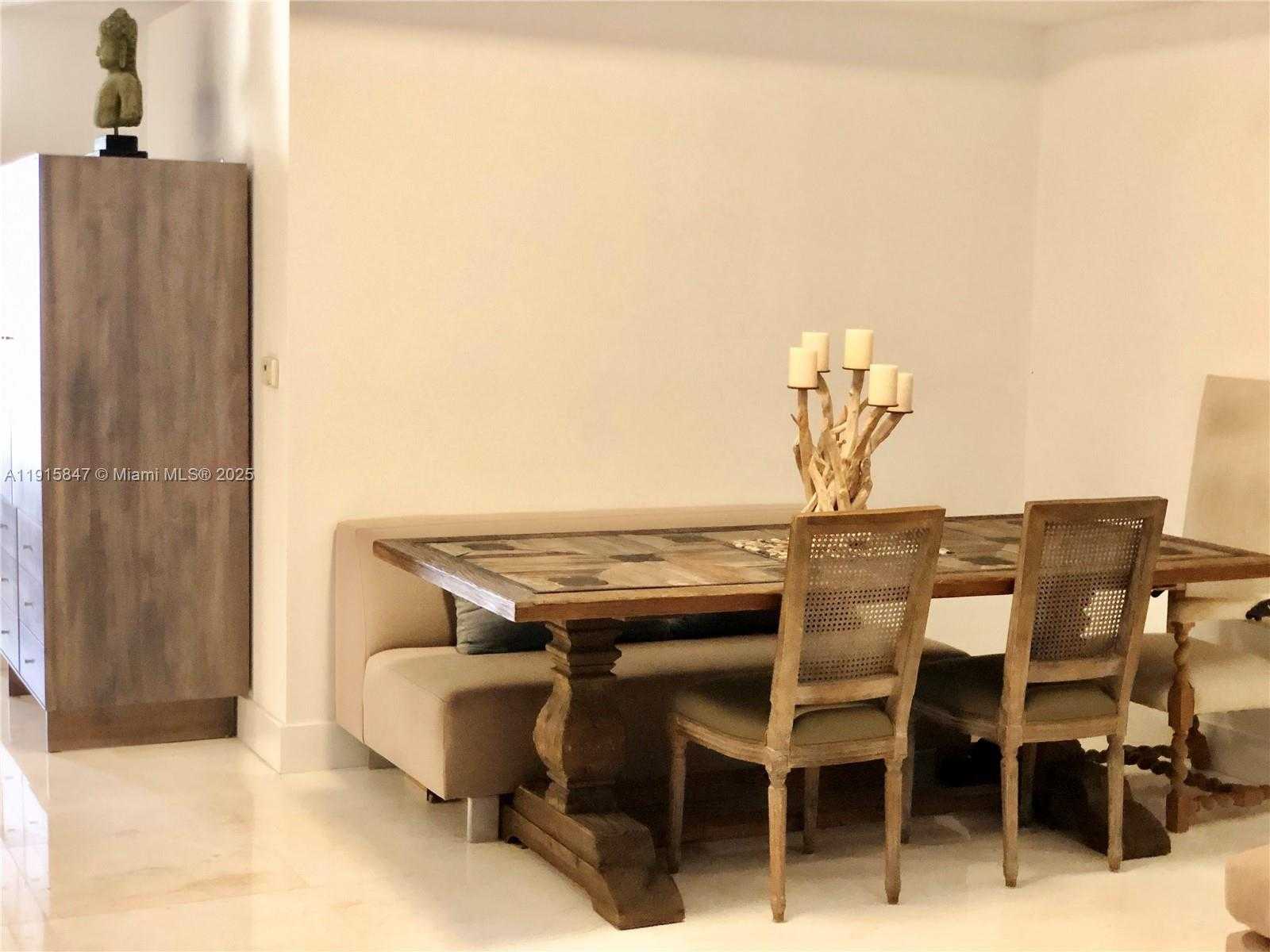 Small Image of 1010 BRICKELL AVE #2302, Miami Number 3