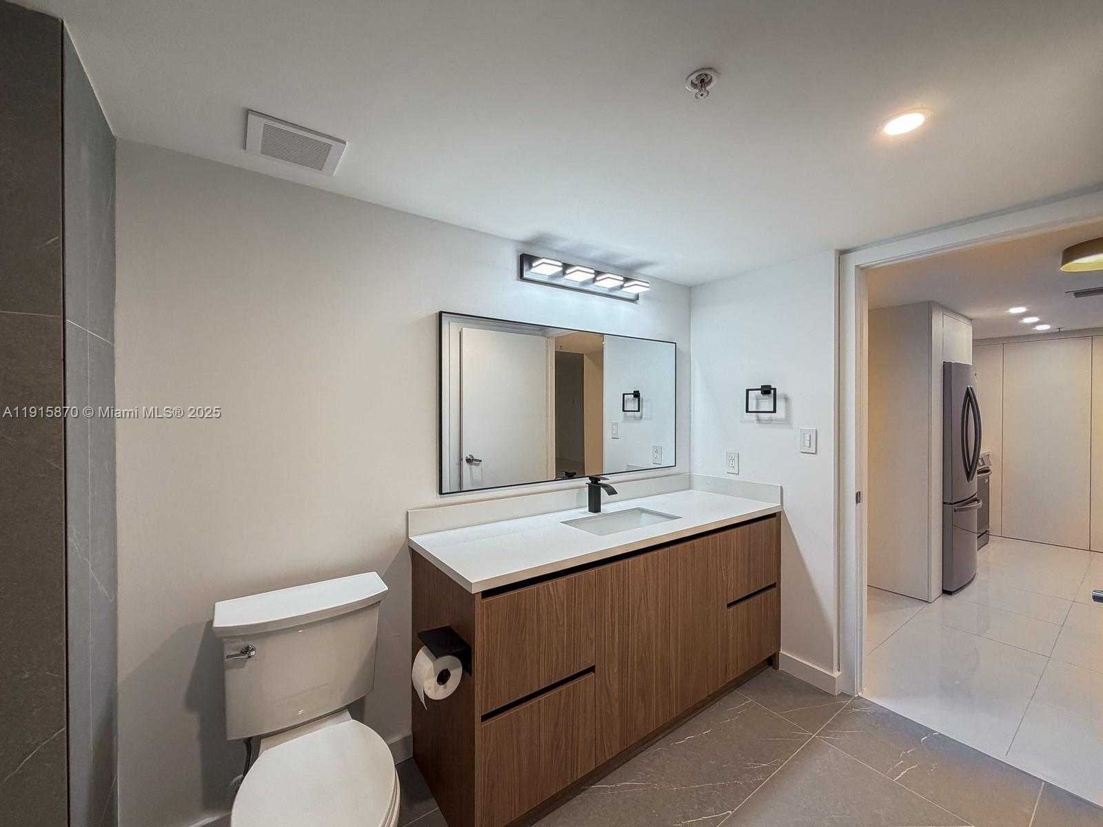 Small Image of 1800 NORTH BAYSHORE DR #3705, Miami Number 3