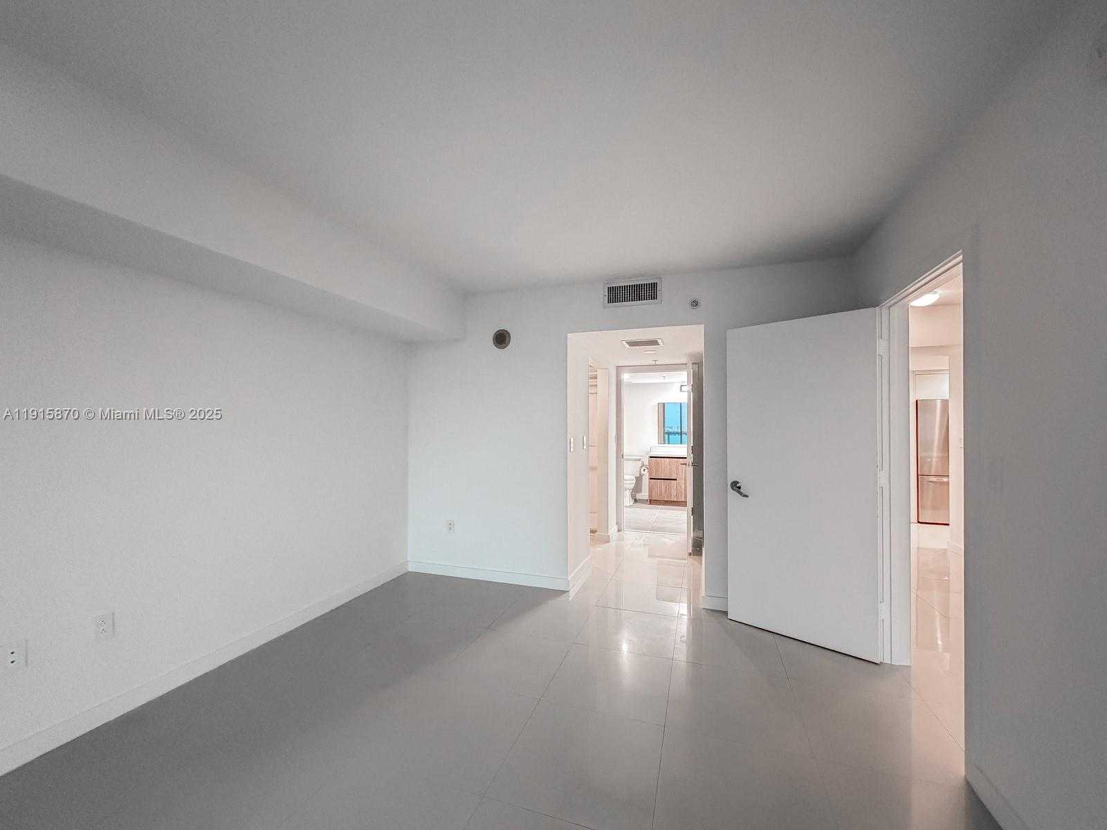 Small Image of 1800 NORTH BAYSHORE DR #3705, Miami Number 7