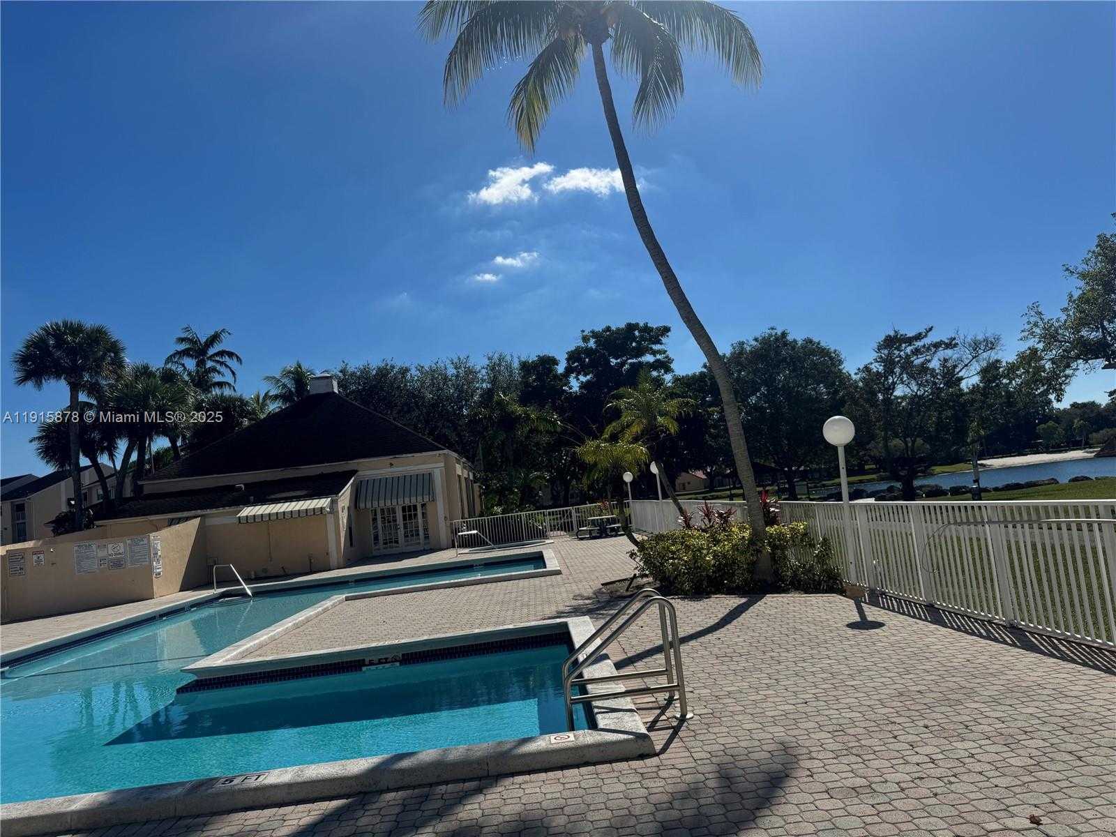 Small Image of Miami Number 12