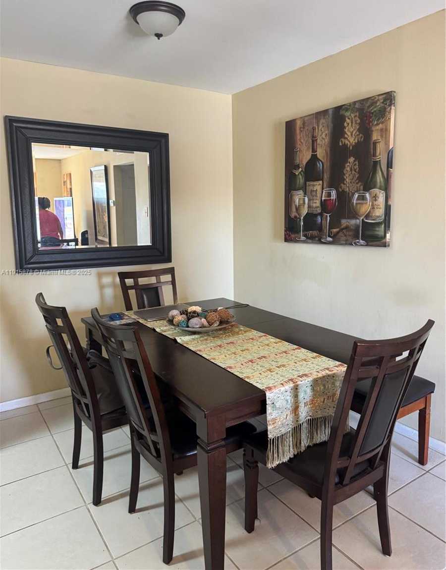 Small Image of Miami Number 5