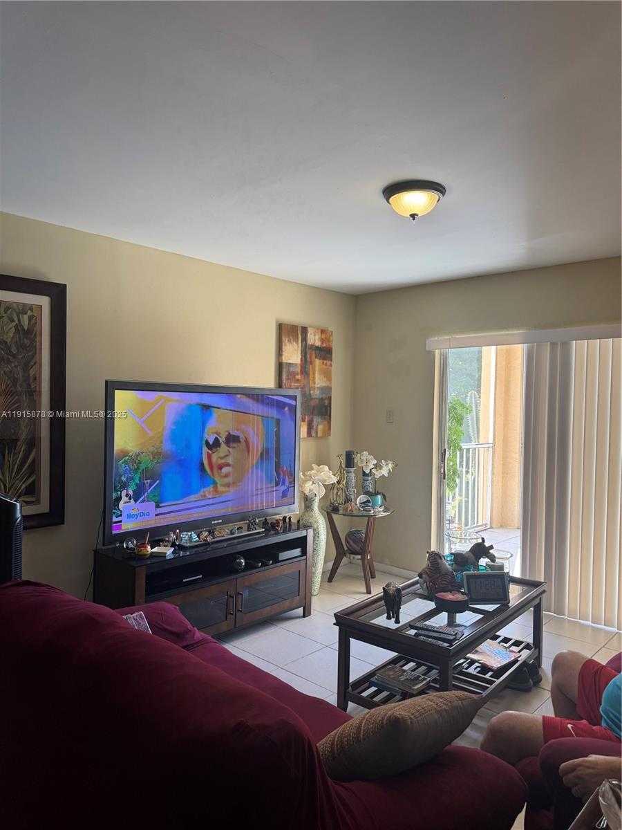 Small Image of Miami Number 8