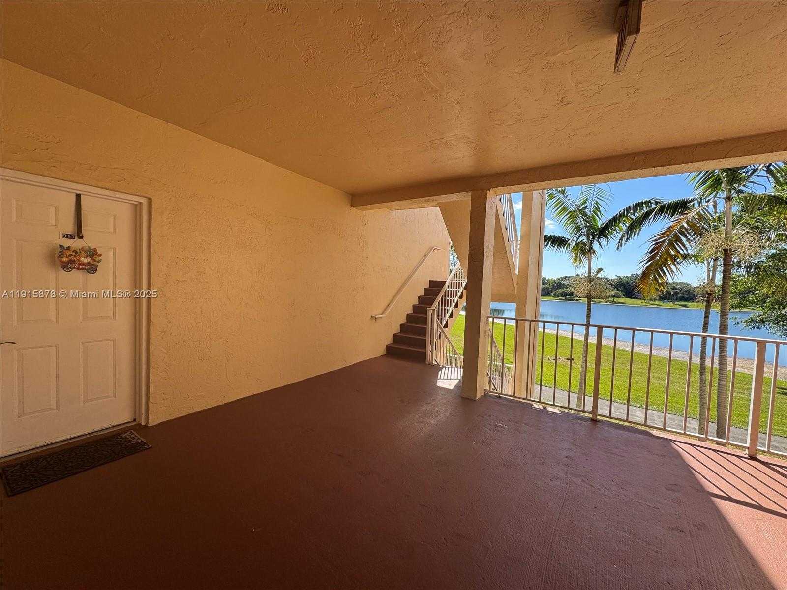 Small Image of Miami Number 9