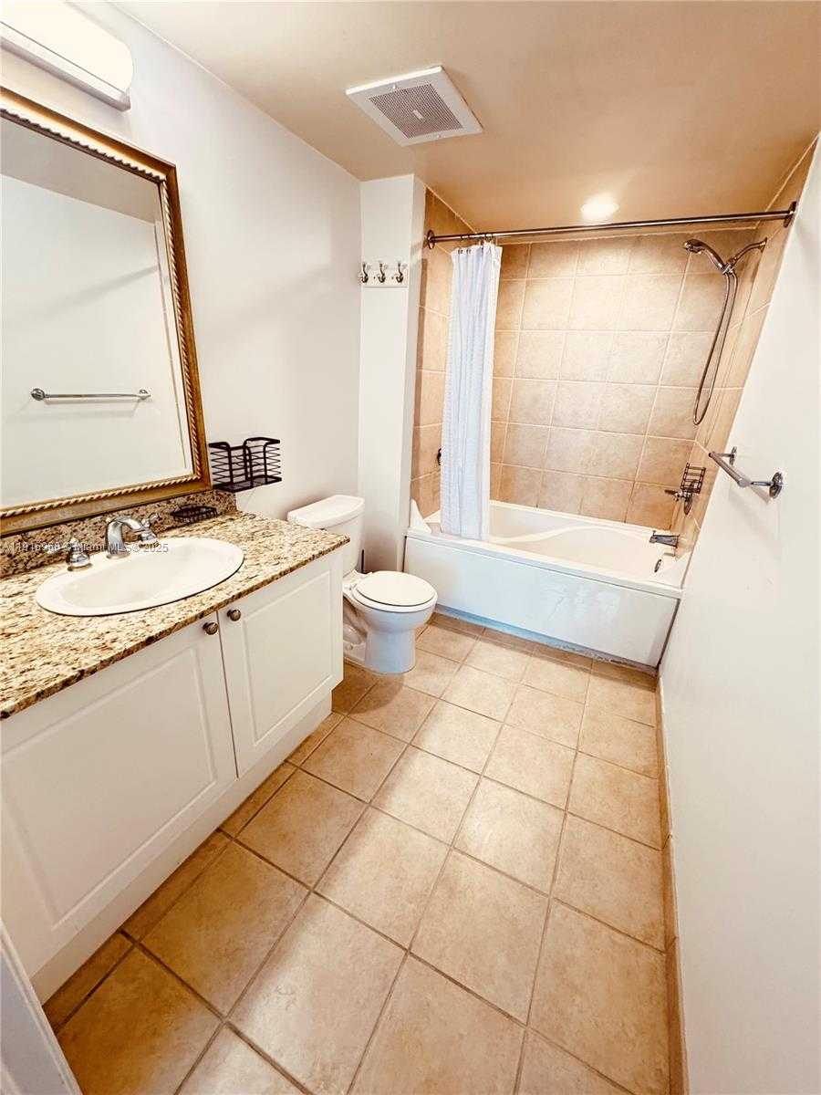 Small Image of 19501 WEST COUNTRY CLUB DR #2310, Aventura Number 19