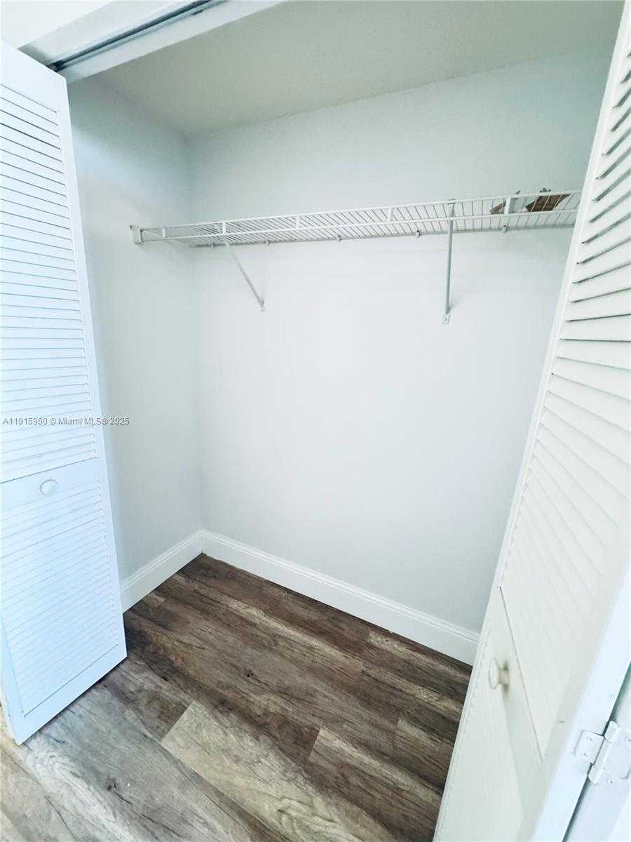 Small Image of 19501 WEST COUNTRY CLUB DR #2310, Aventura Number 27