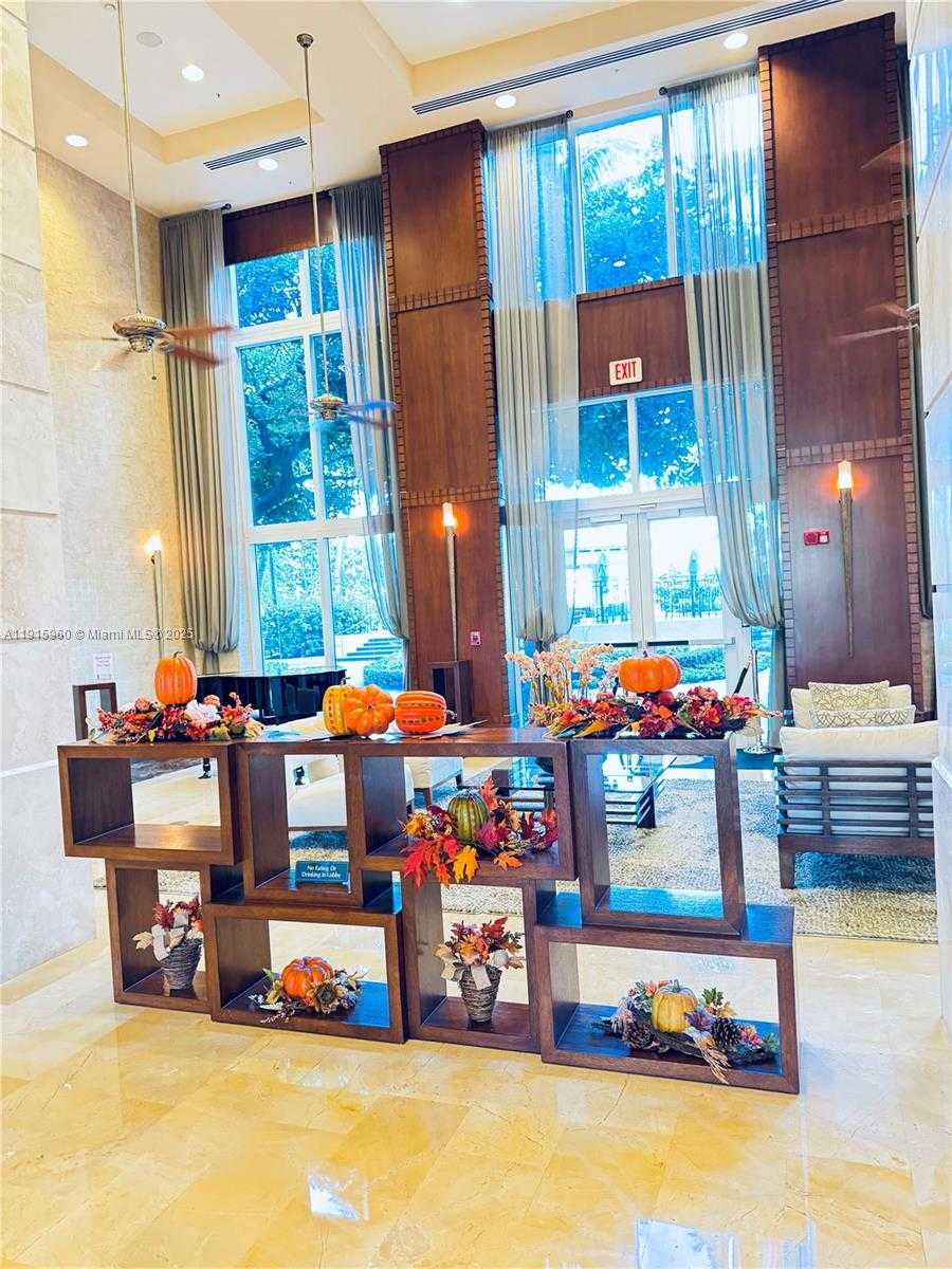 Small Image of 19501 WEST COUNTRY CLUB DR #2310, Aventura Number 6