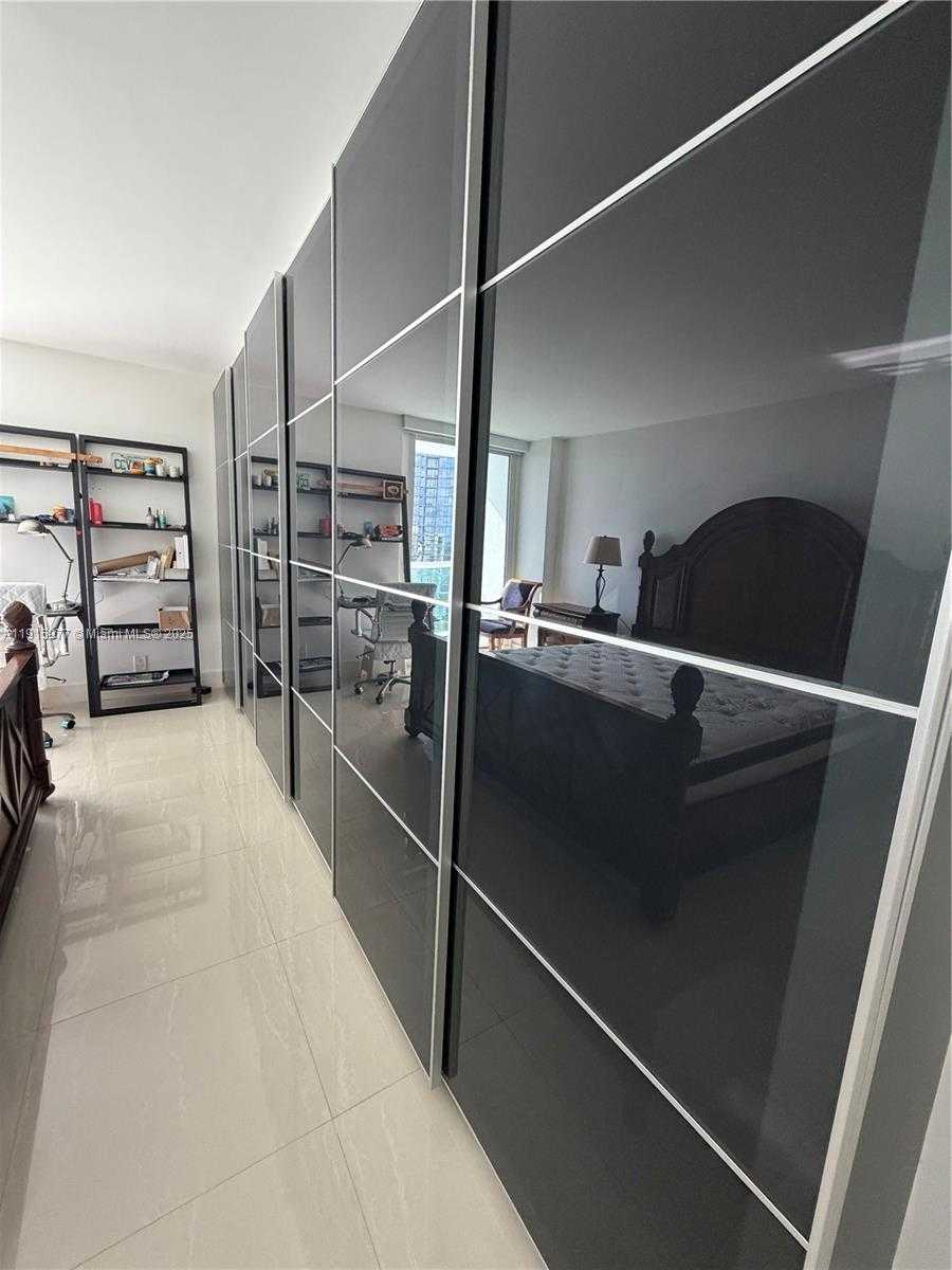 Small Image of 100 BAYVIEW DR #2108, Sunny Isles Beach Number 10