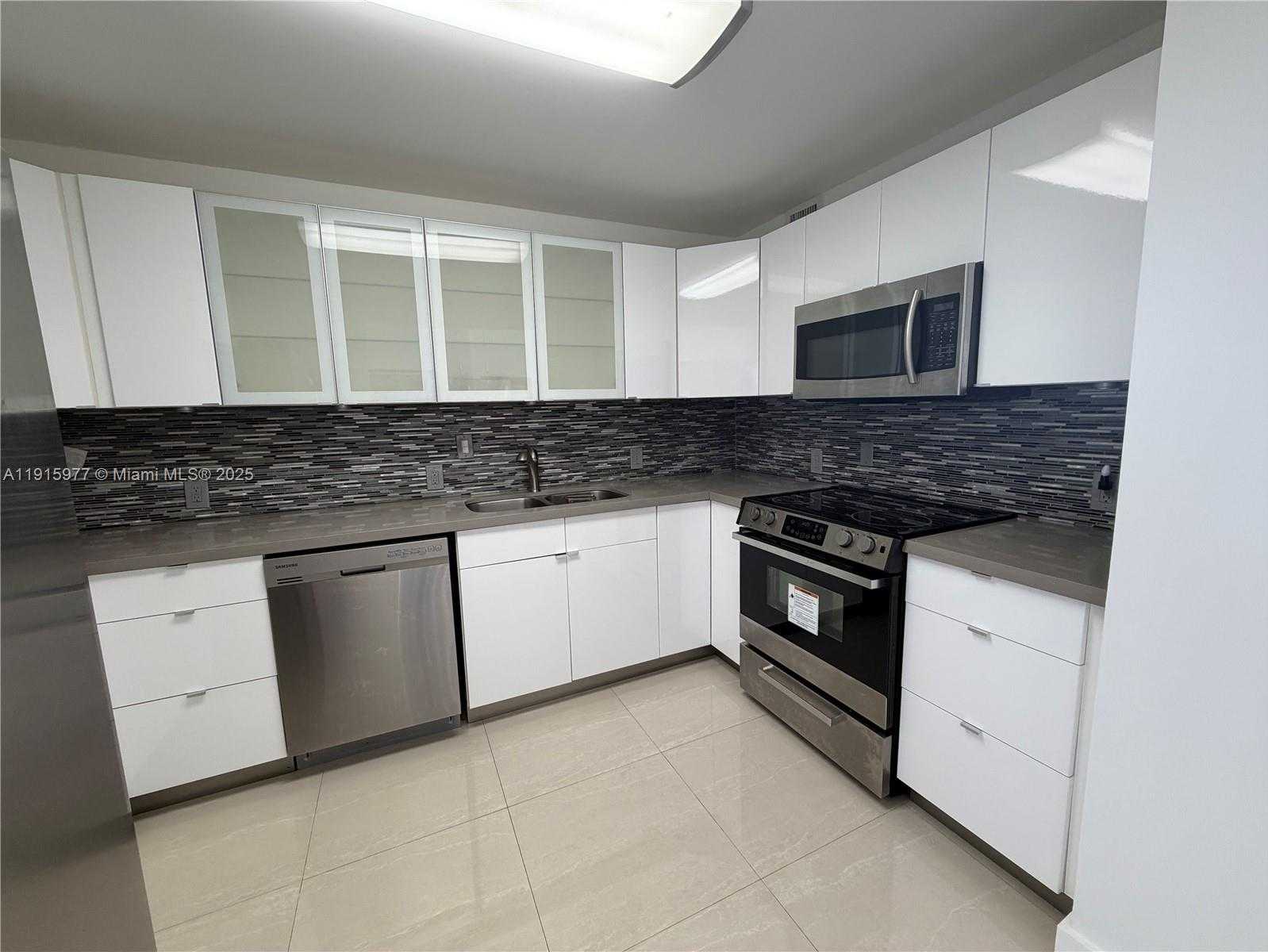 Small Image of 100 BAYVIEW DR #2108, Sunny Isles Beach Number 8