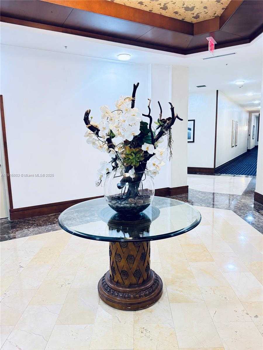 Small Image of 19501 WEST COUNTRY CLUB DR #PH-06, Aventura Number 34