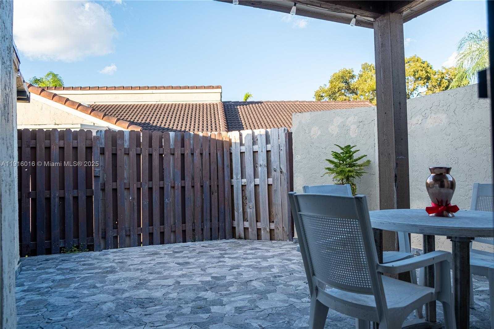 Small Image of 6294 NORTH WEST 170TH TER, Hialeah Number 10