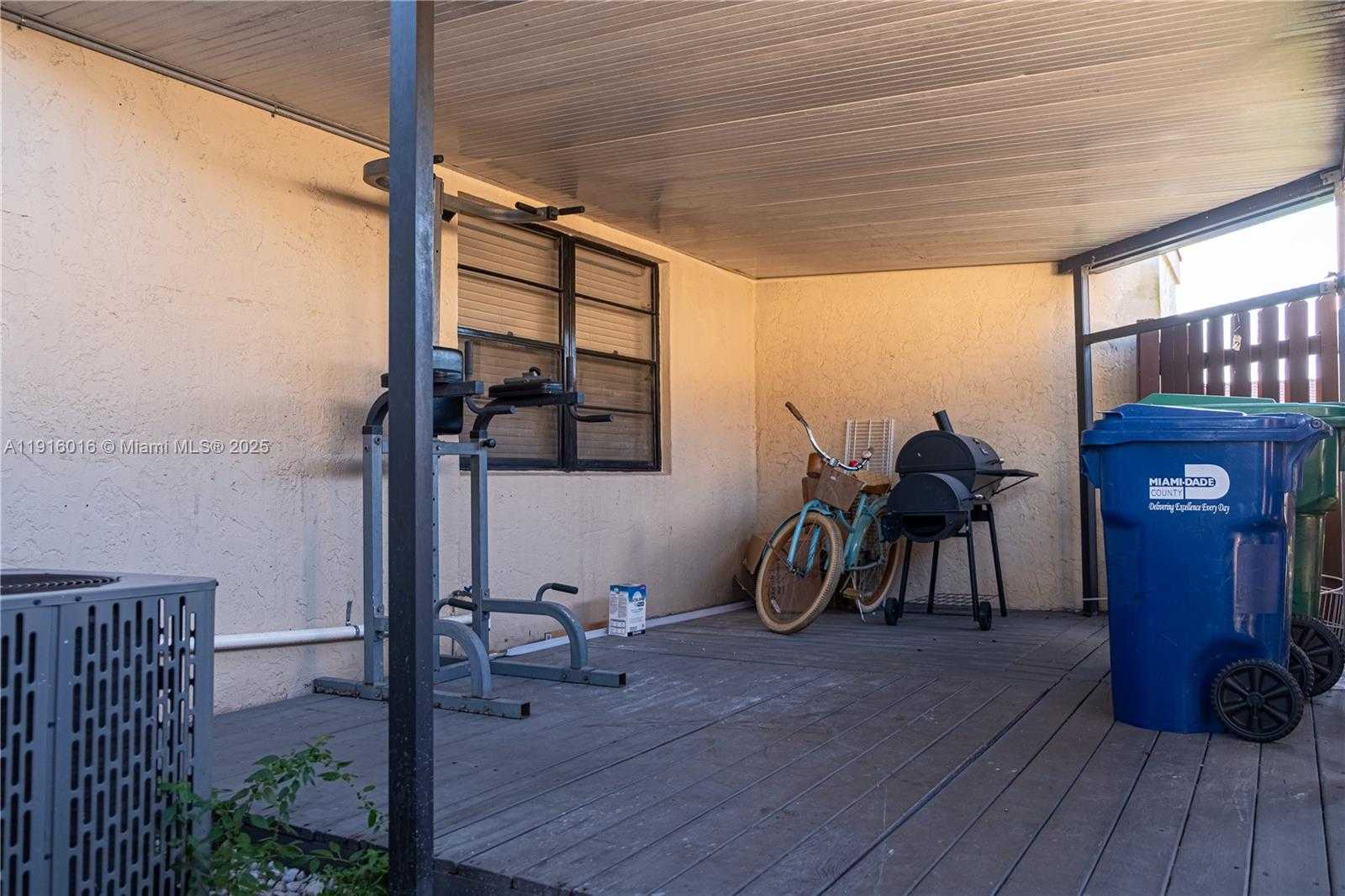 Small Image of 6294 NORTH WEST 170TH TER, Hialeah Number 11