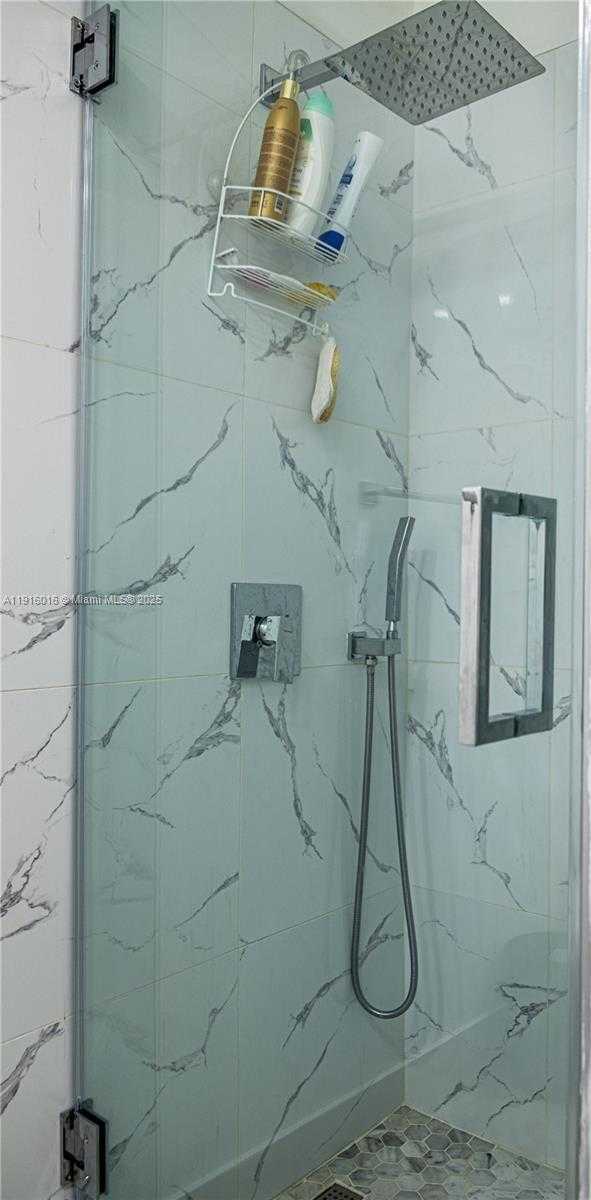 Small Image of 6294 NORTH WEST 170TH TER, Hialeah Number 7