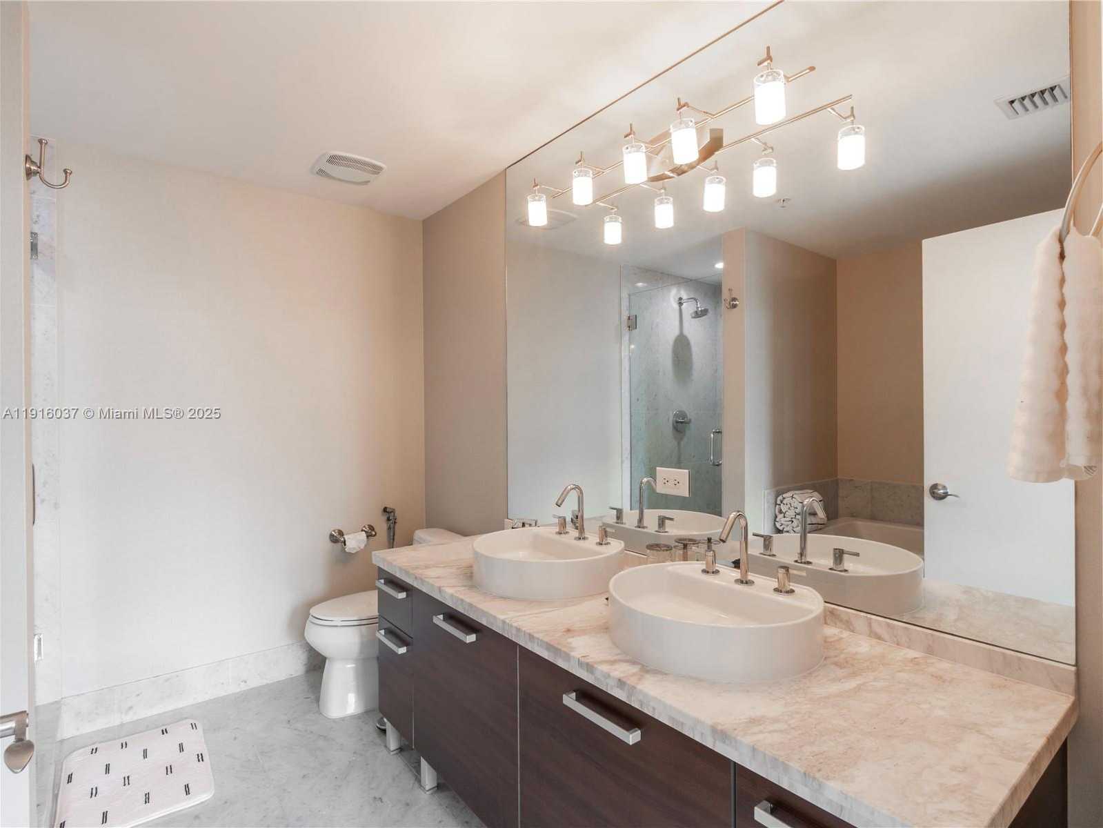 Small Image of 244 BISCAYNE BLVD #3703, Miami Number 12