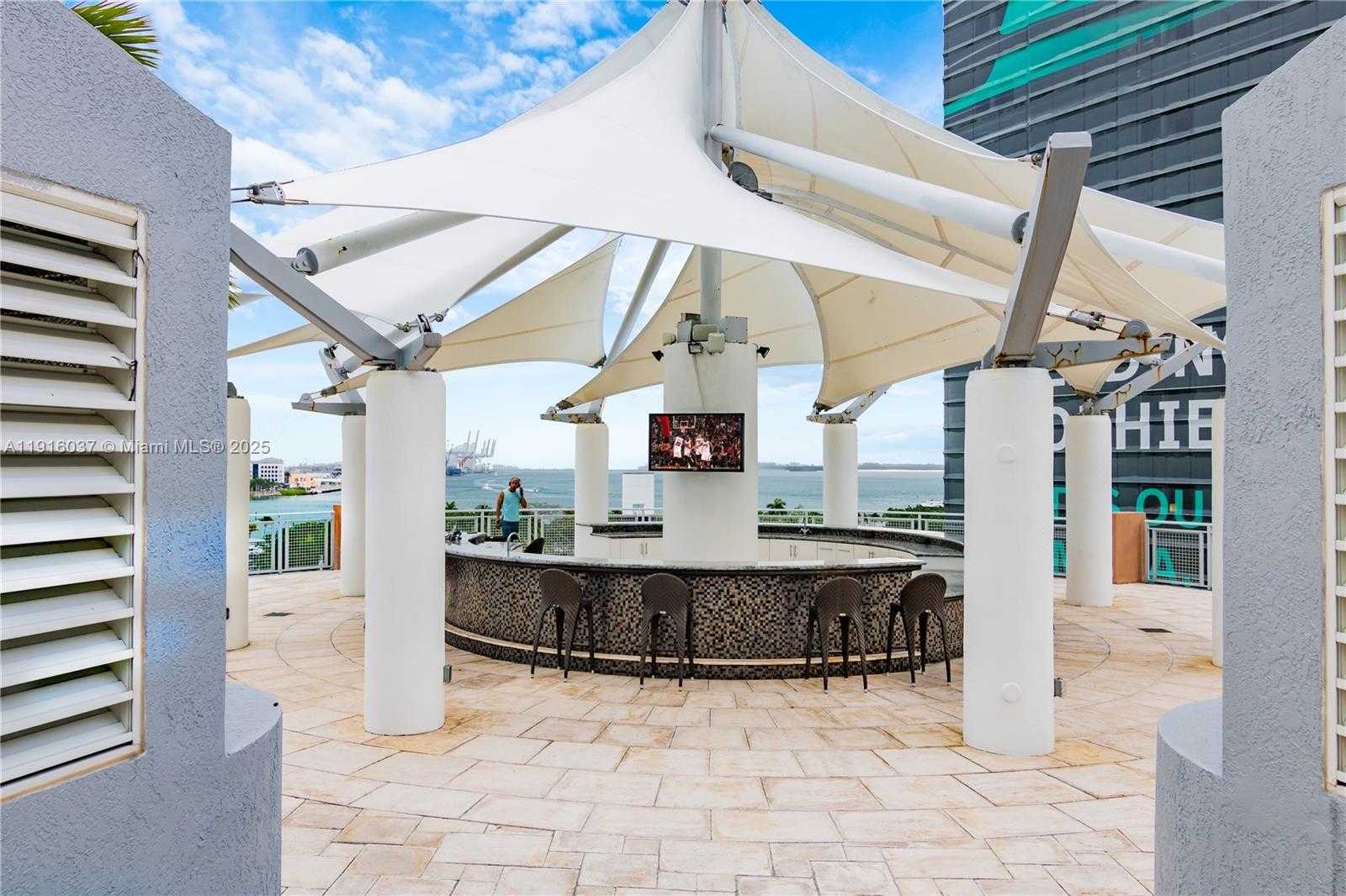 Small Image of 244 BISCAYNE BLVD #3703, Miami Number 22