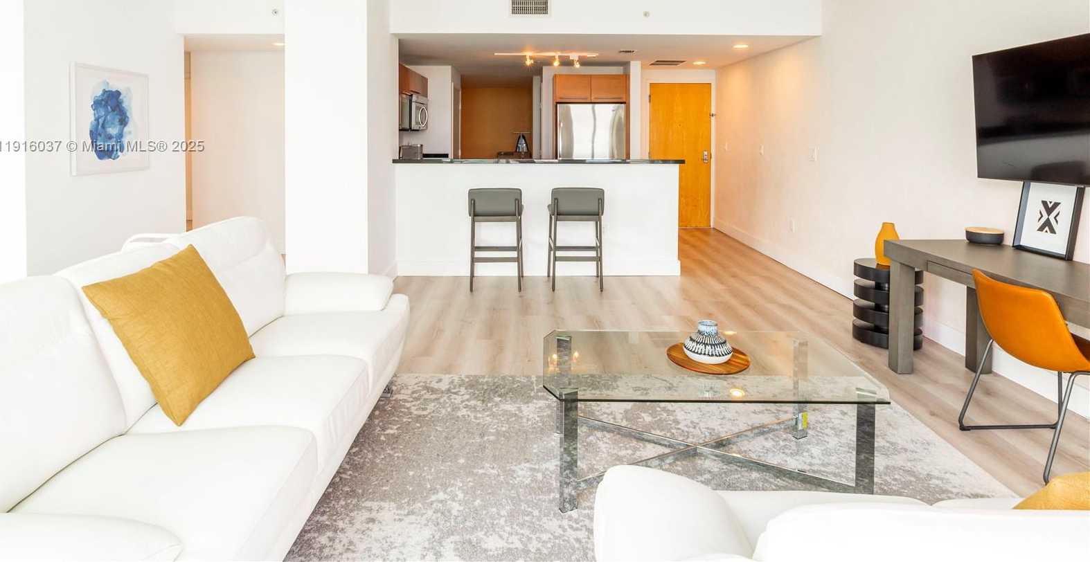 Small Image of 244 BISCAYNE BLVD #3703, Miami Number 4