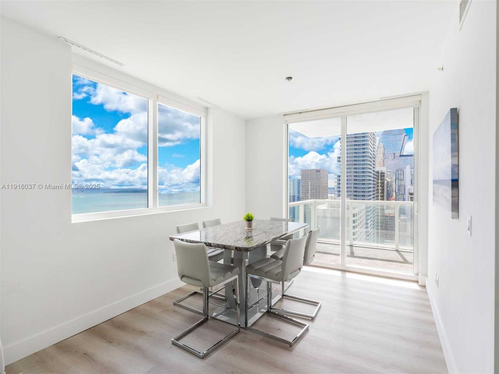 Small Image of 244 BISCAYNE BLVD #3703, Miami Number 6