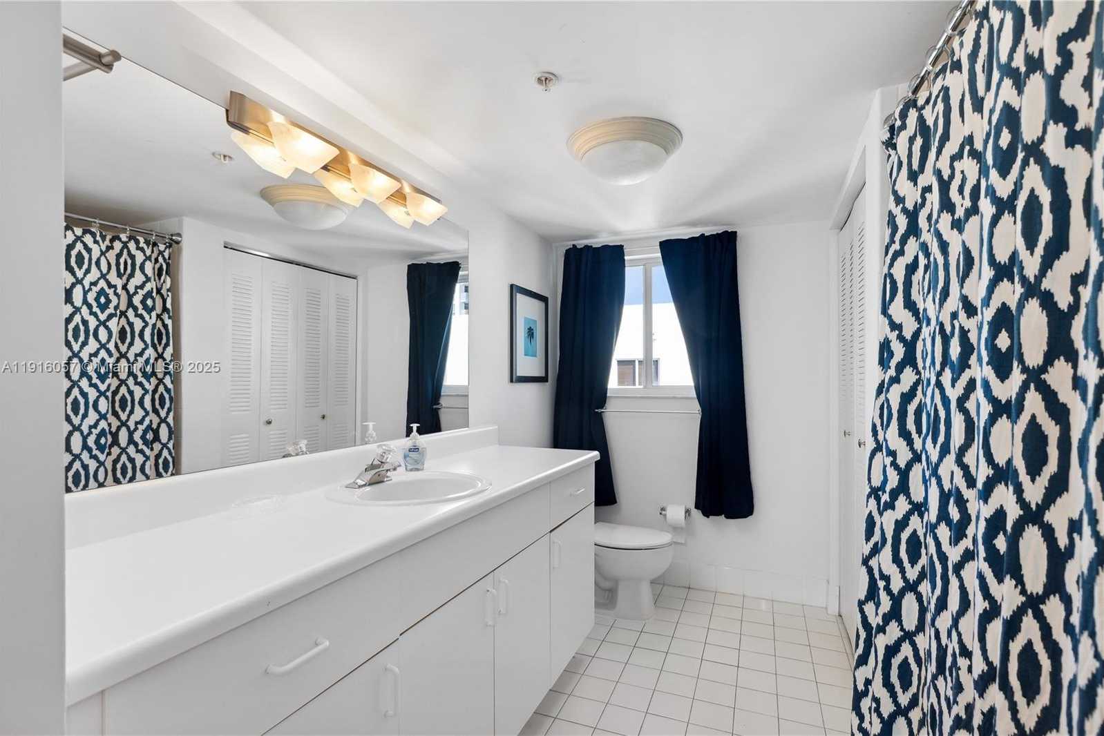 Small Image of 1701 SUNSET HARBOR DR #L705, Miami Beach Number 16