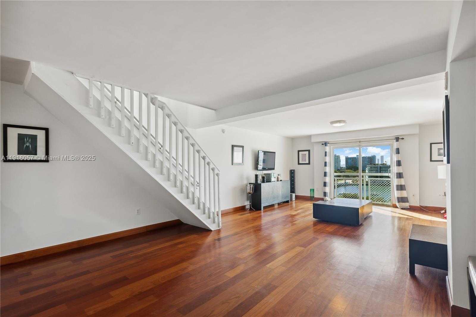 Small Image of 1701 SUNSET HARBOR DR #L705, Miami Beach Number 2