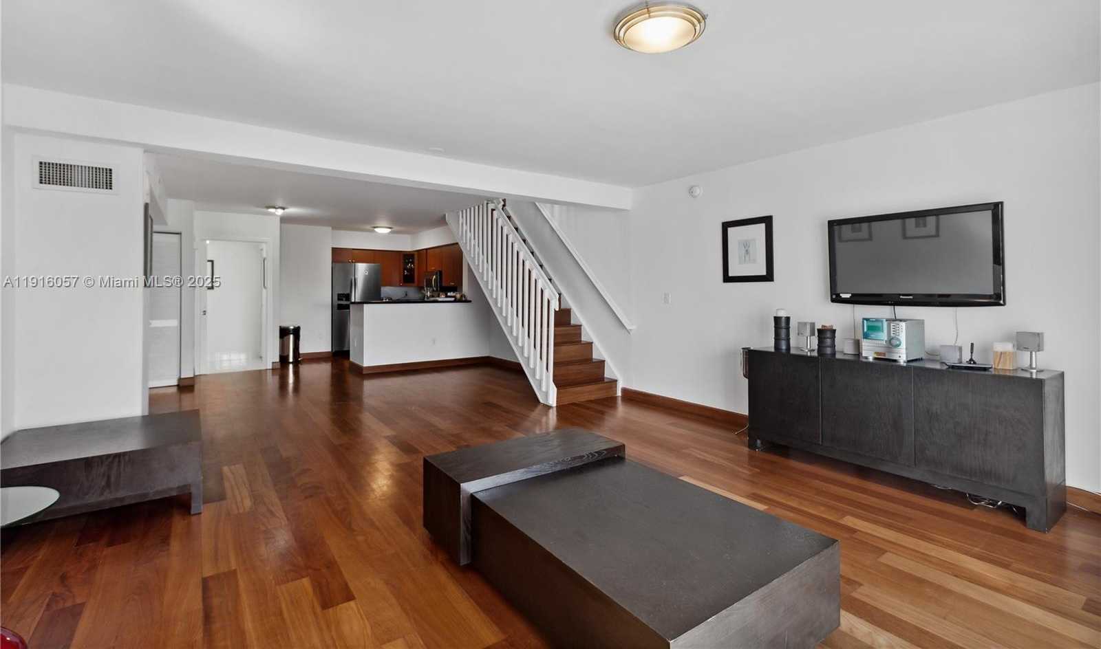 Small Image of 1701 SUNSET HARBOR DR #L705, Miami Beach Number 6