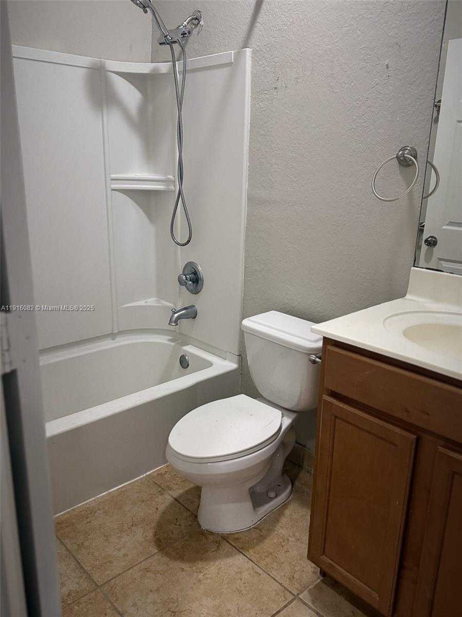 Small Image of 8899 NORTH WEST 107TH CT #222, Doral Number 16