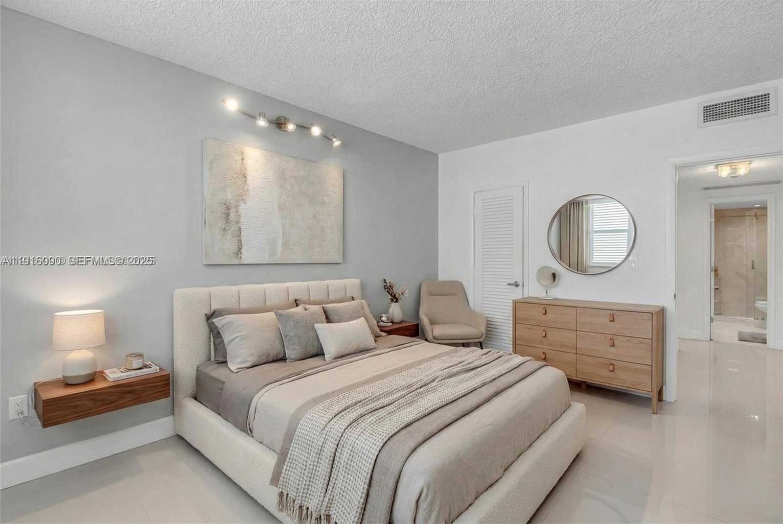 Small Image of 500 BAYVIEW DR #231, Sunny Isles Beach Number 10