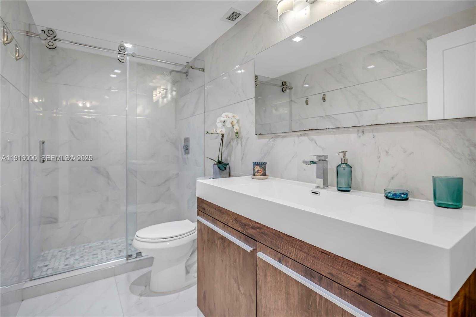 Small Image of 500 BAYVIEW DR #231, Sunny Isles Beach Number 11