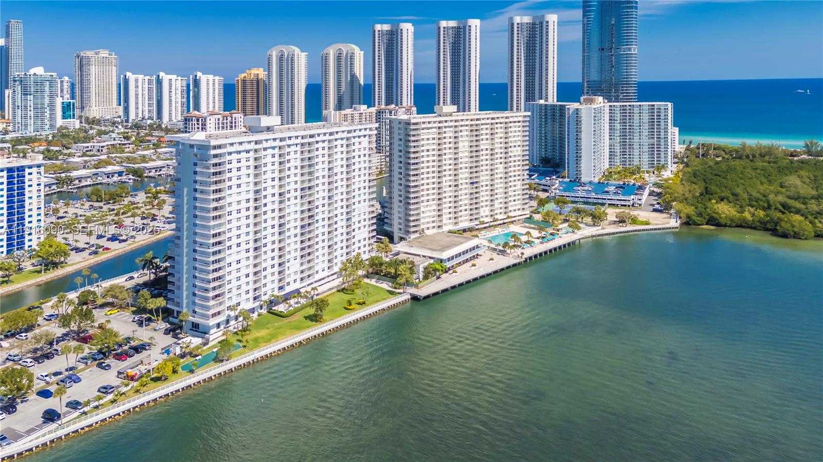 Small Image of 500 BAYVIEW DR #231, Sunny Isles Beach Number 3