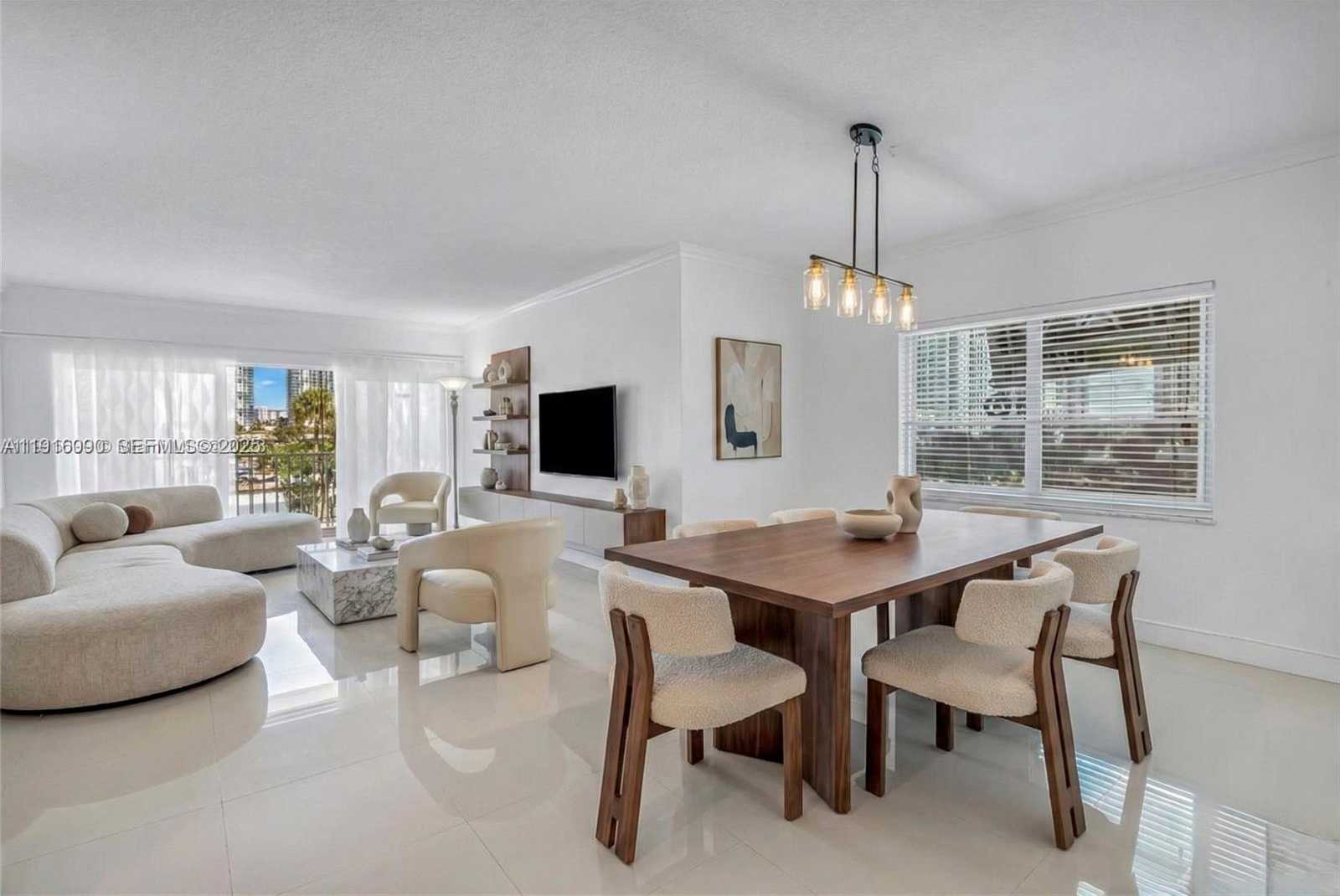 Small Image of 500 BAYVIEW DR #231, Sunny Isles Beach Number 4