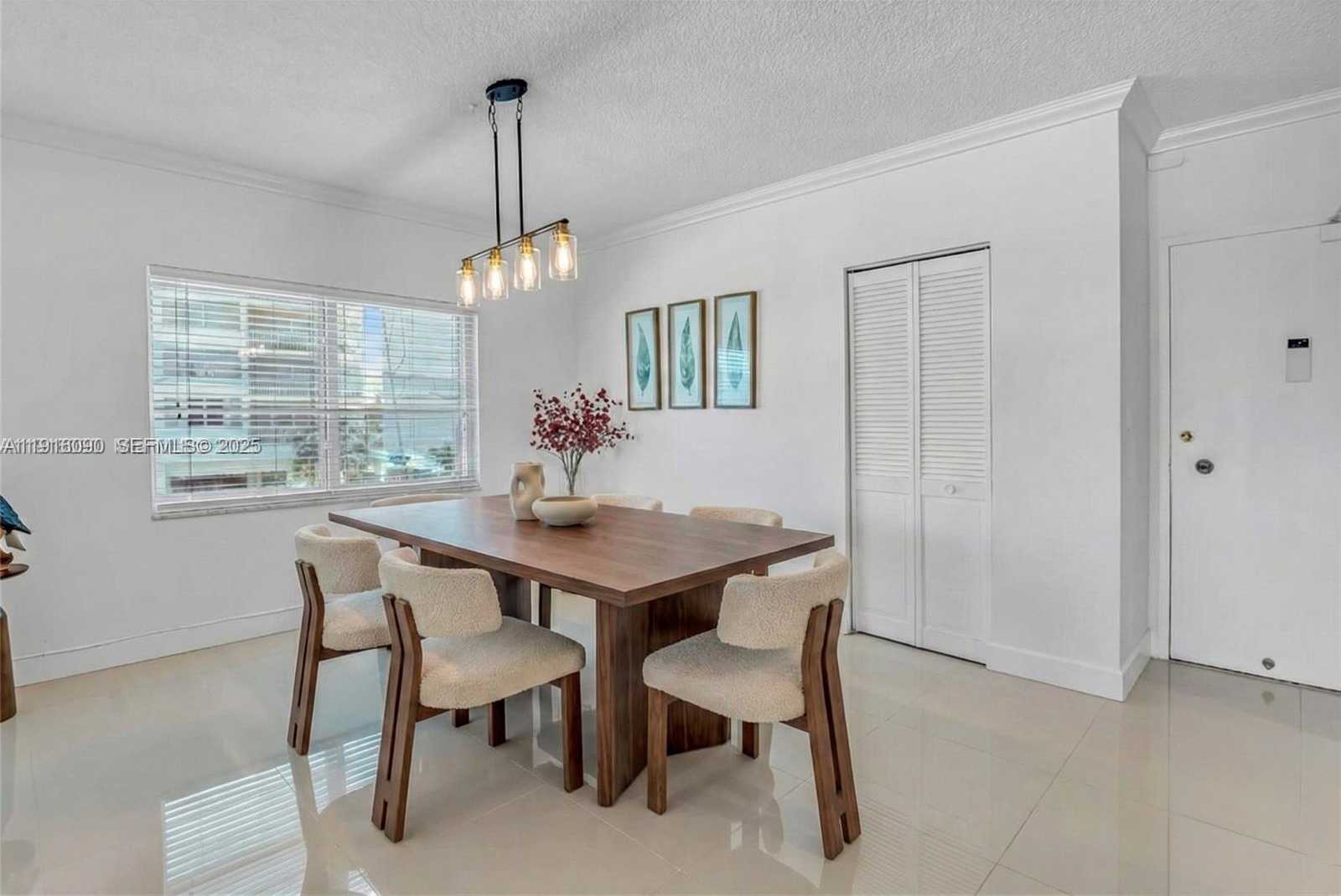 Small Image of 500 BAYVIEW DR #231, Sunny Isles Beach Number 5