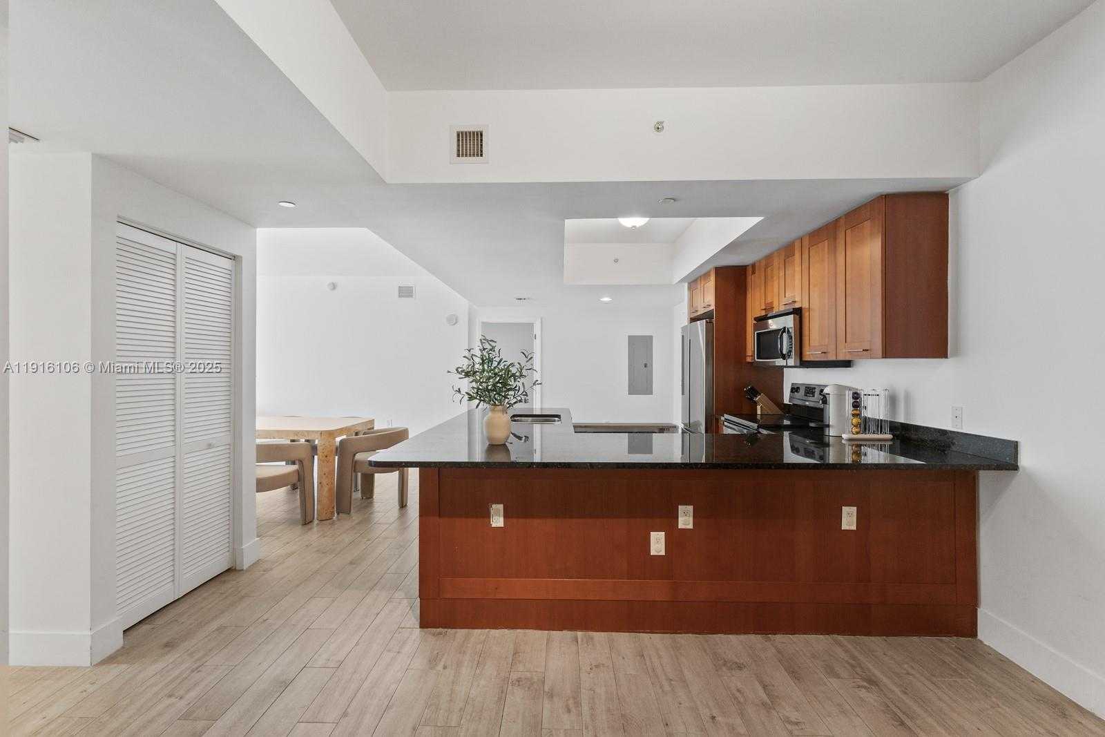 Small Image of 4100 SALZEDO ST #1009, Coral Gables Number 11