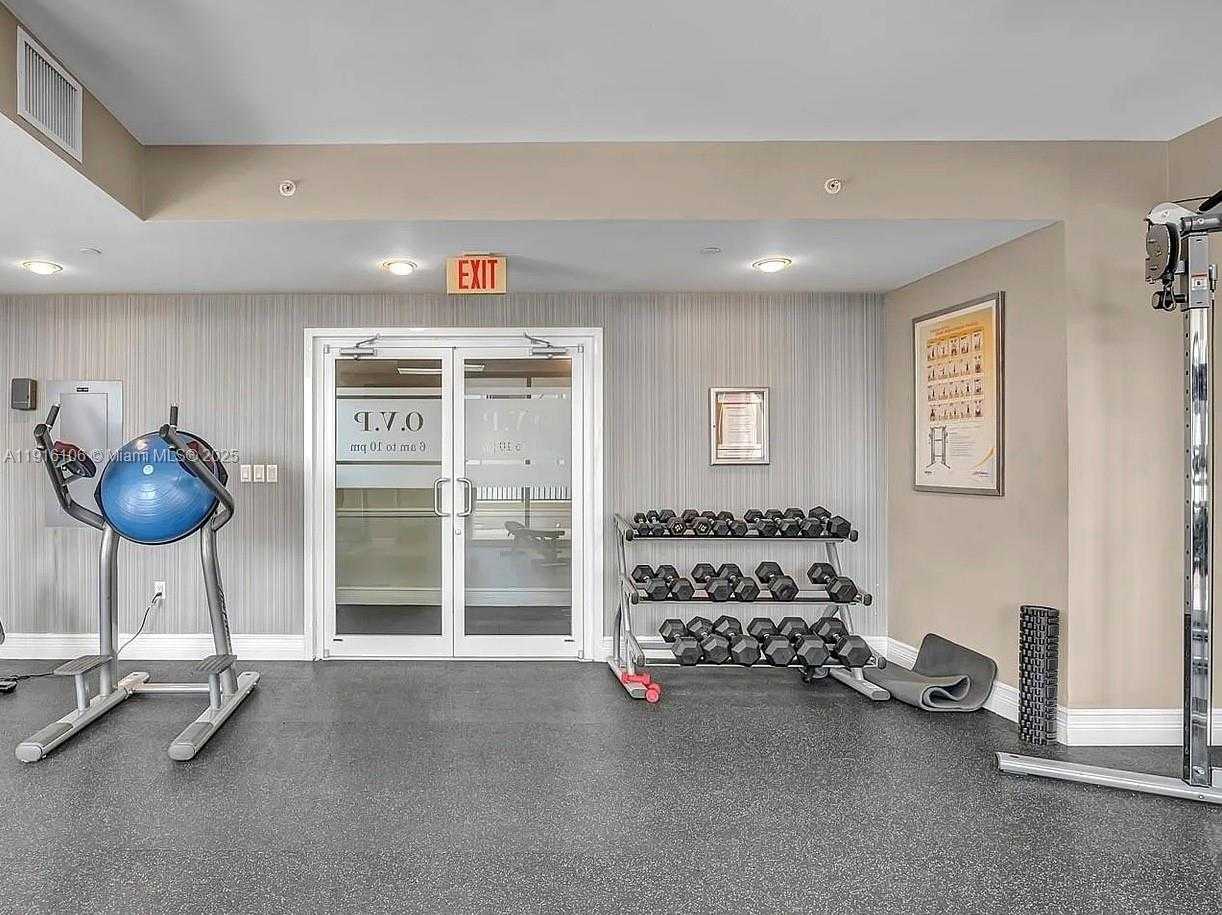 Small Image of 4100 SALZEDO ST #1009, Coral Gables Number 26