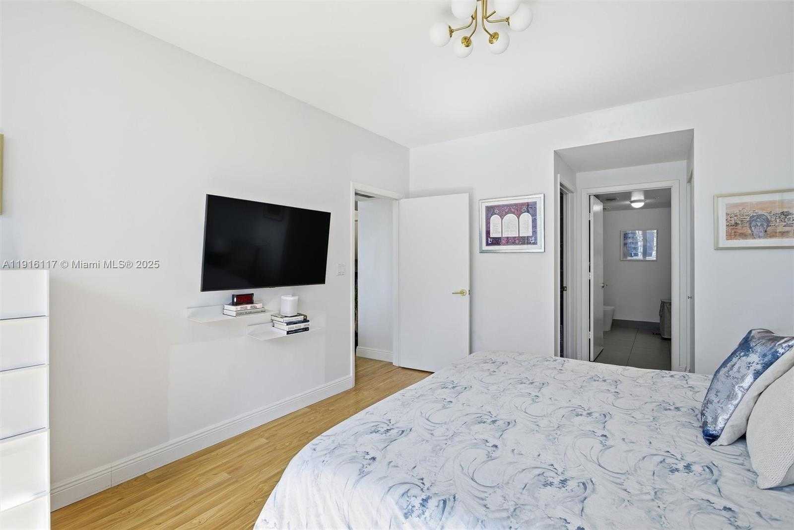 Small Image of 92 SOUTH WEST 3RD ST #1604, Miami Number 13