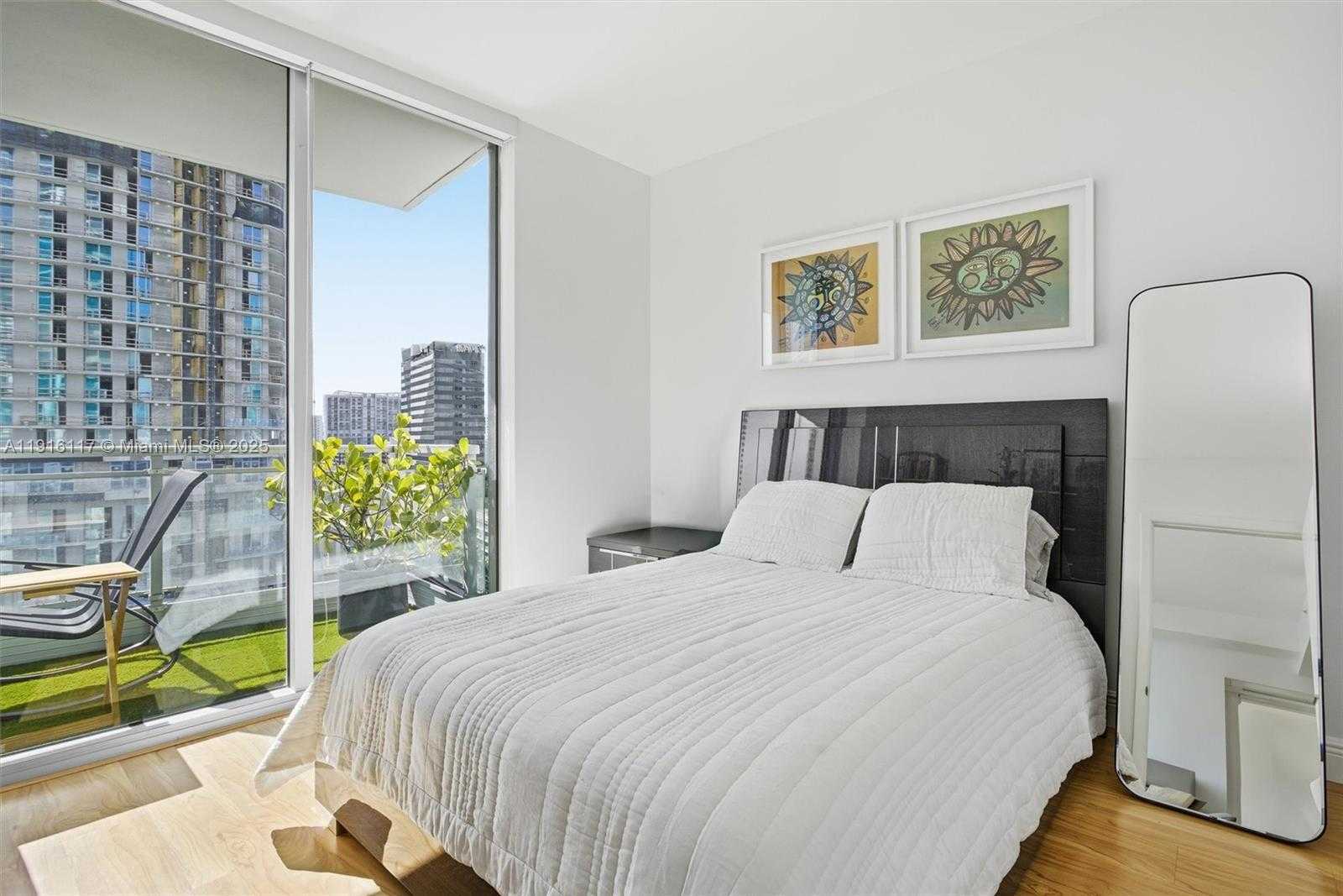 Small Image of 92 SOUTH WEST 3RD ST #1604, Miami Number 18