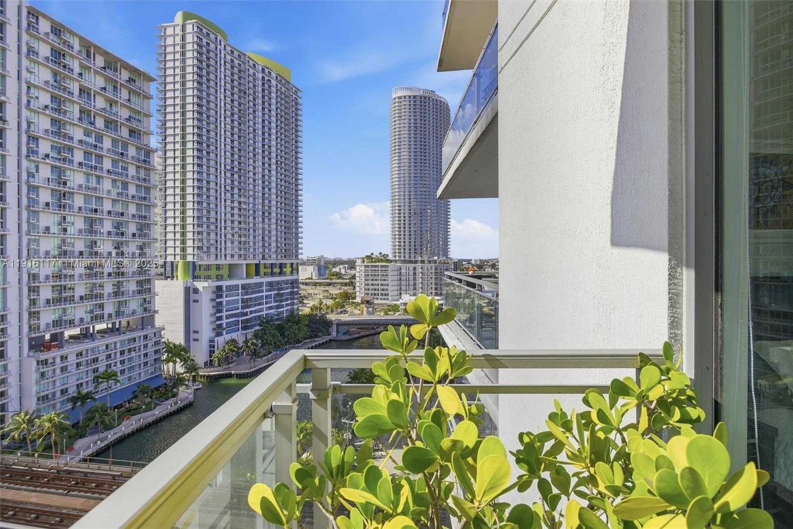 Small Image of 92 SOUTH WEST 3RD ST #1604, Miami Number 4