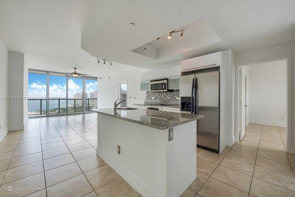 Small Image of 888 BISCAYNE BLVD #2905, Miami Number 2