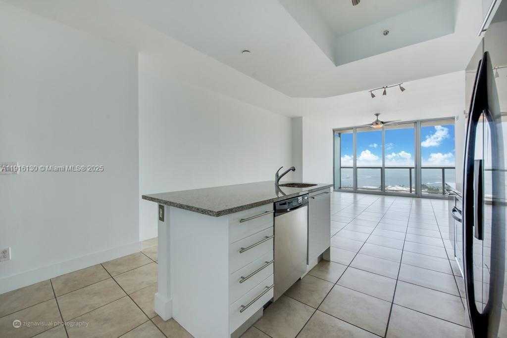 Small Image of 888 BISCAYNE BLVD #2905, Miami Number 3