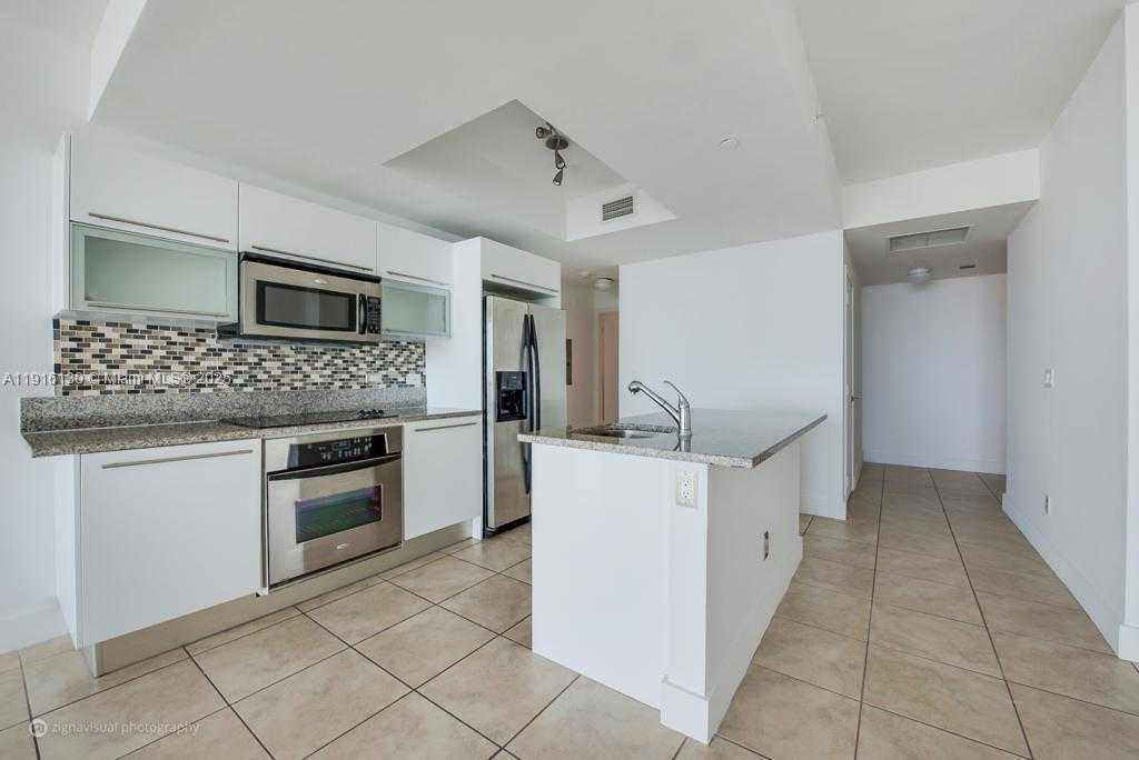 Small Image of 888 BISCAYNE BLVD #2905, Miami Number 4