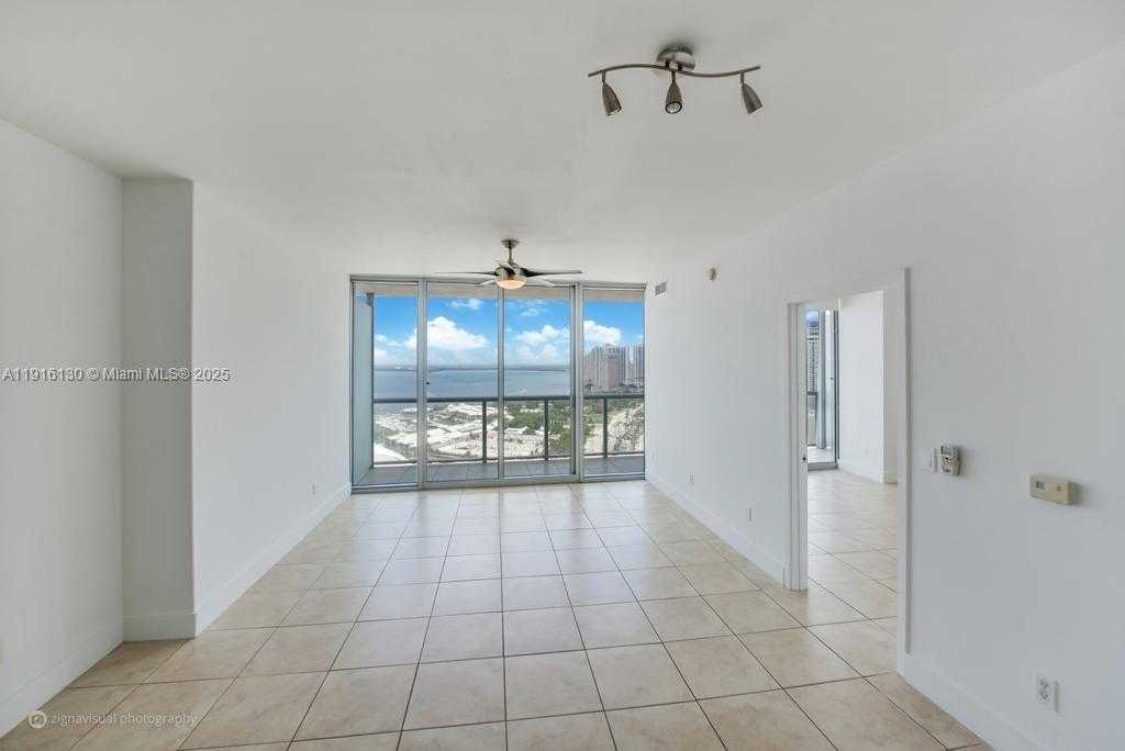 Small Image of 888 BISCAYNE BLVD #2905, Miami Number 7