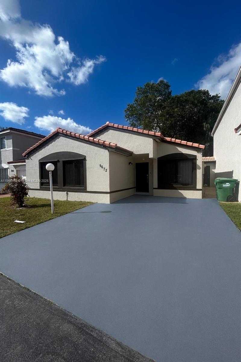 Small Image of 9672 SOUTH WEST 166TH CT #9672, Miami Number 1