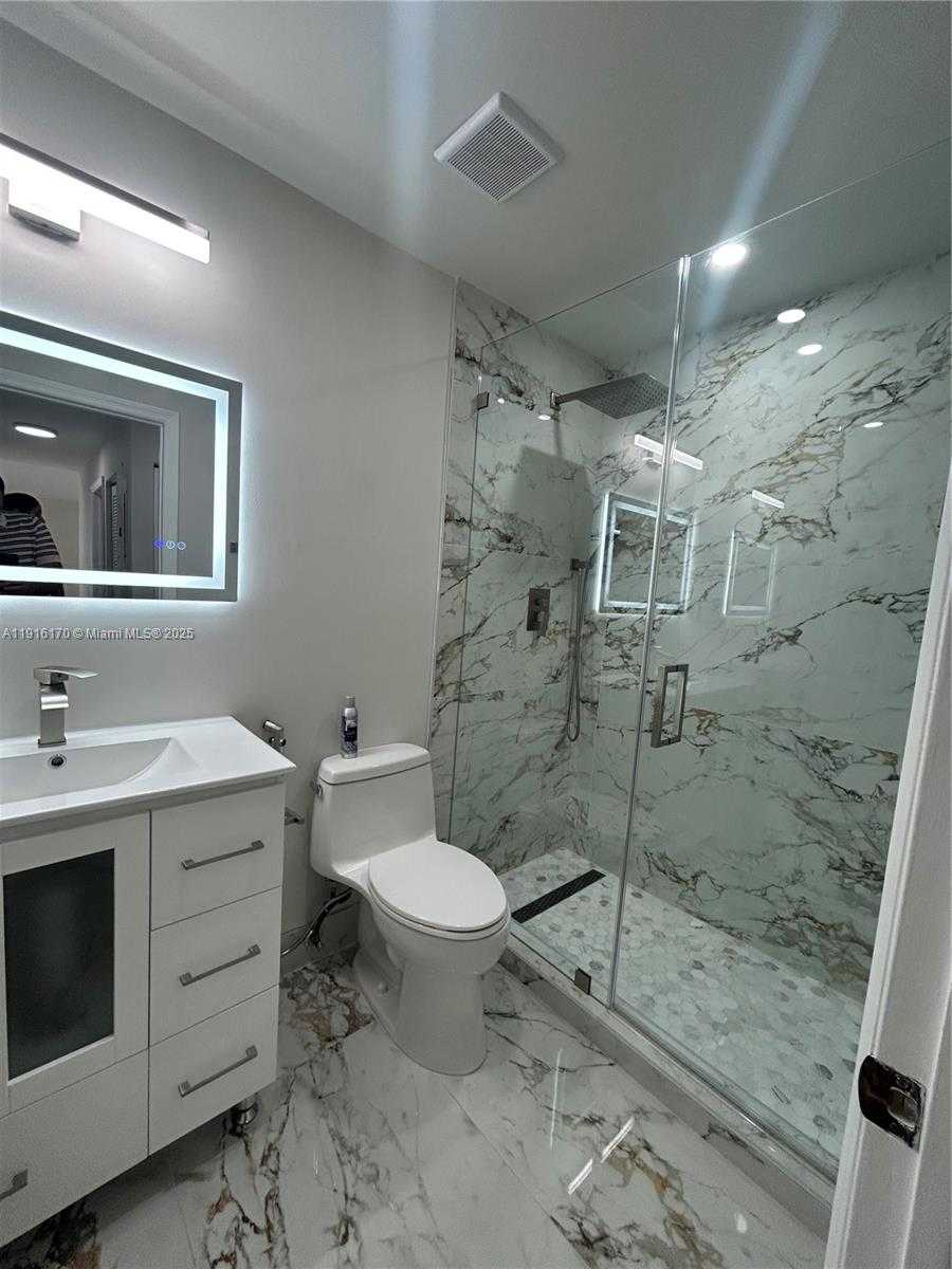 Small Image of 9672 SOUTH WEST 166TH CT #9672, Miami Number 5