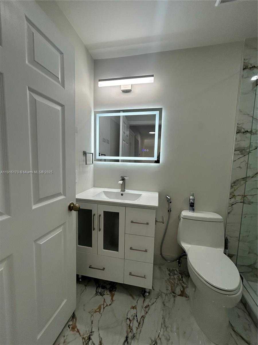 Small Image of 9672 SOUTH WEST 166TH CT #9672, Miami Number 6