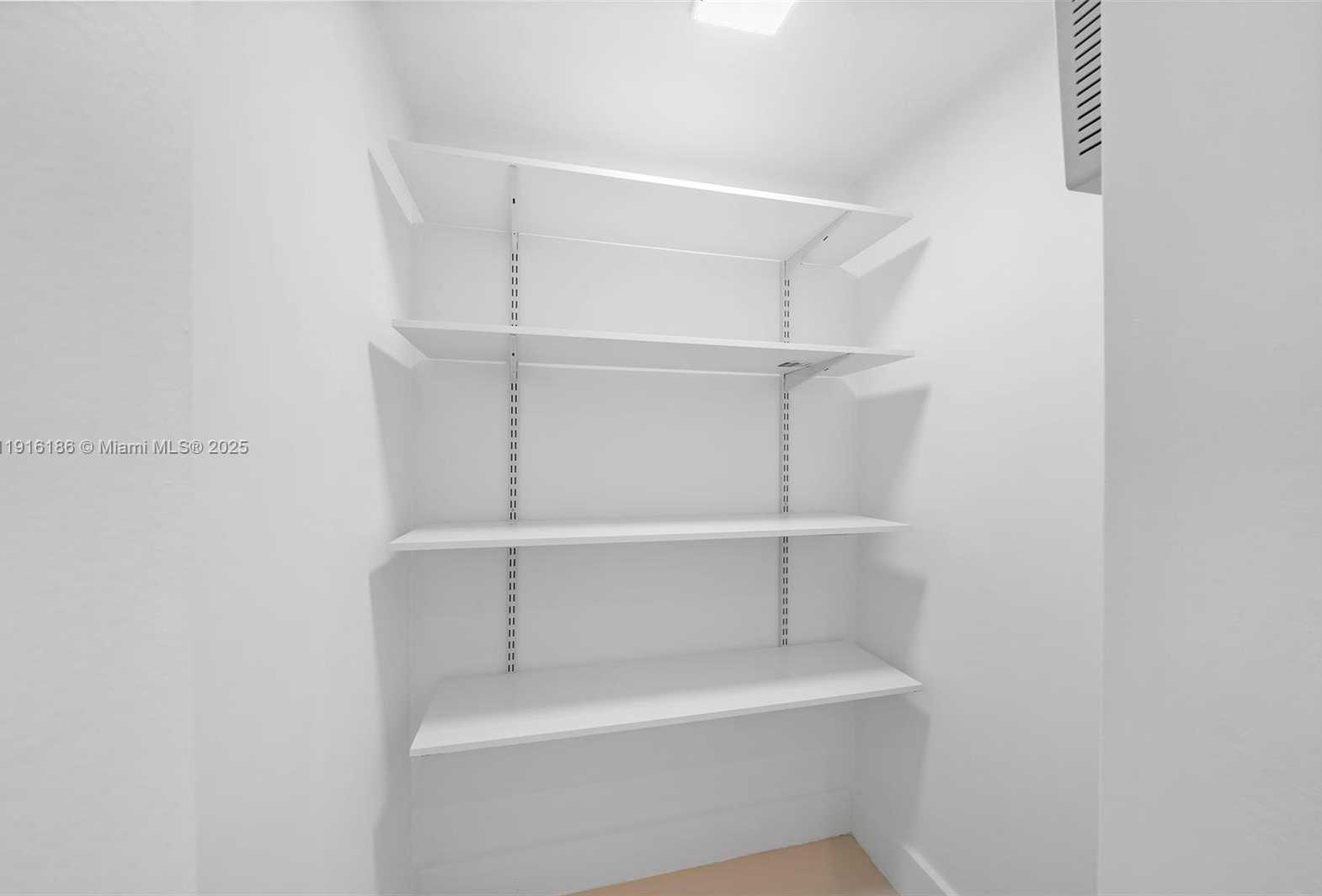 Small Image of 600 NORTH EAST 36TH ST #1916, Miami Number 4