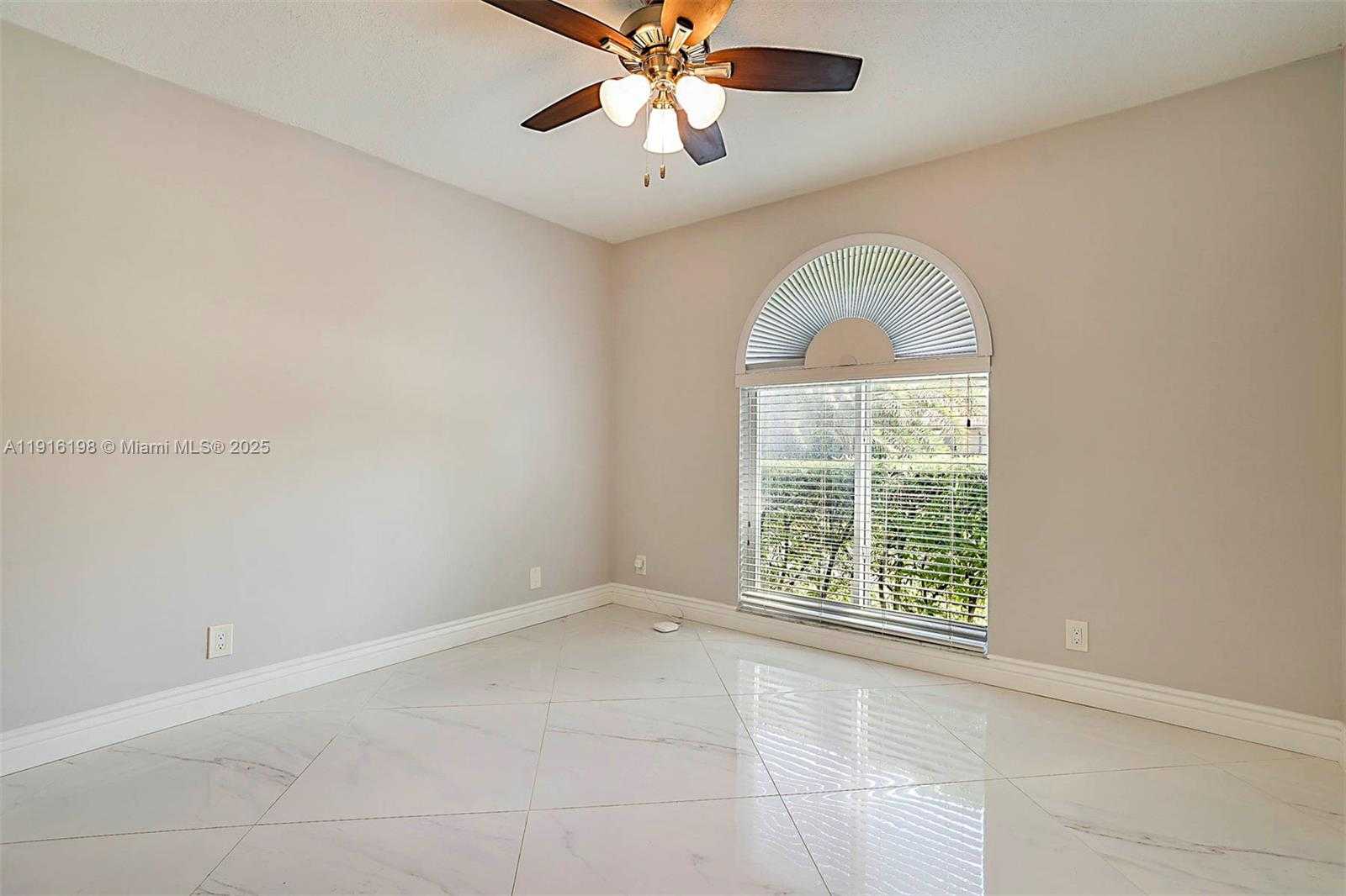 Small Image of 10133 NORTH WEST 48TH DR, Coral Springs Number 33