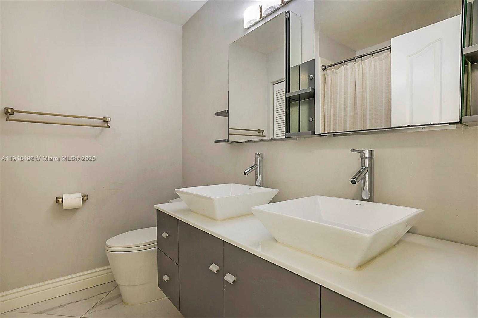 Small Image of 10133 NORTH WEST 48TH DR, Coral Springs Number 34