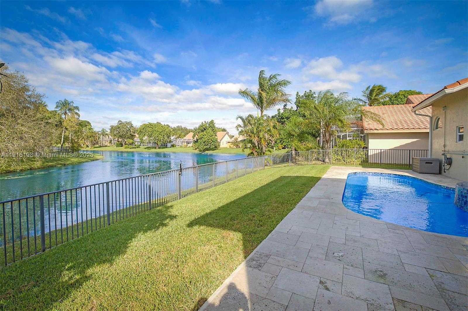 Small Image of 10133 NORTH WEST 48TH DR, Coral Springs Number 47