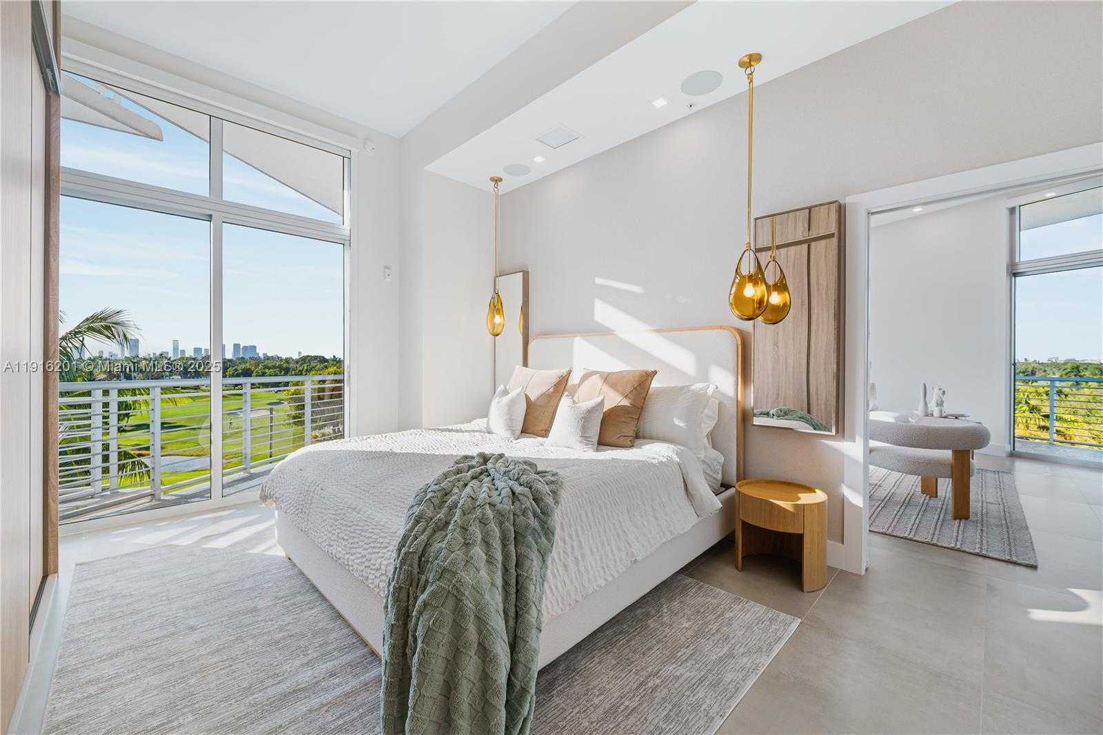 Small Image of 2001 MERIDIAN AVE #514, Miami Beach Number 13