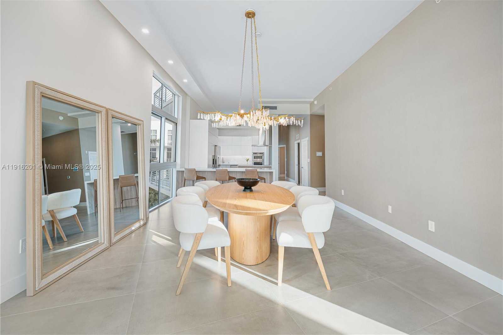 Small Image of 2001 MERIDIAN AVE #514, Miami Beach Number 18